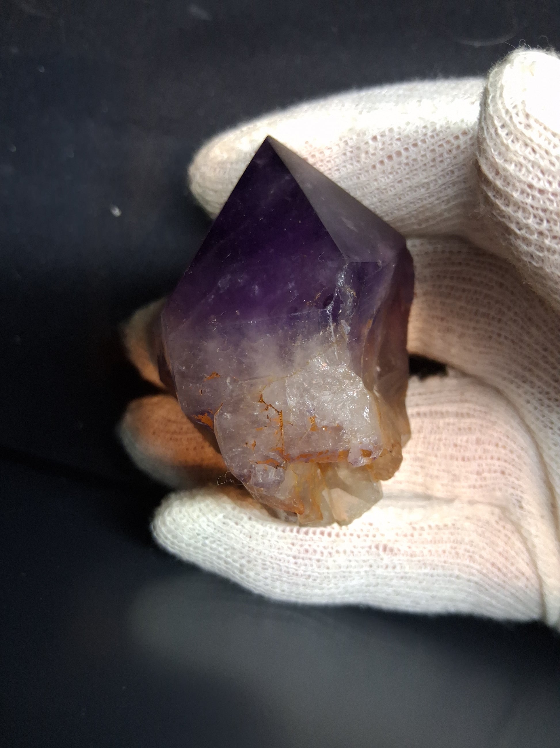 Rough amethyst - Amethyst Crystal Point - Raw Point with Root - 6.4  x 4.5 cm - Natural Gems Belgium