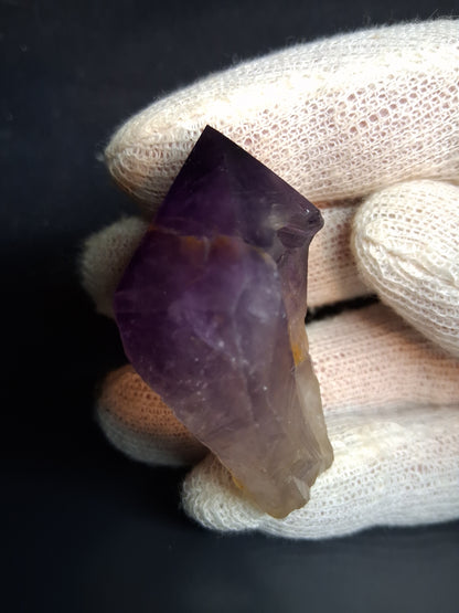 Rough amethyst - Amethyst Crystal Point - Raw Point with Root - 5.3  x 3.7 cm - Natural Gems Belgium