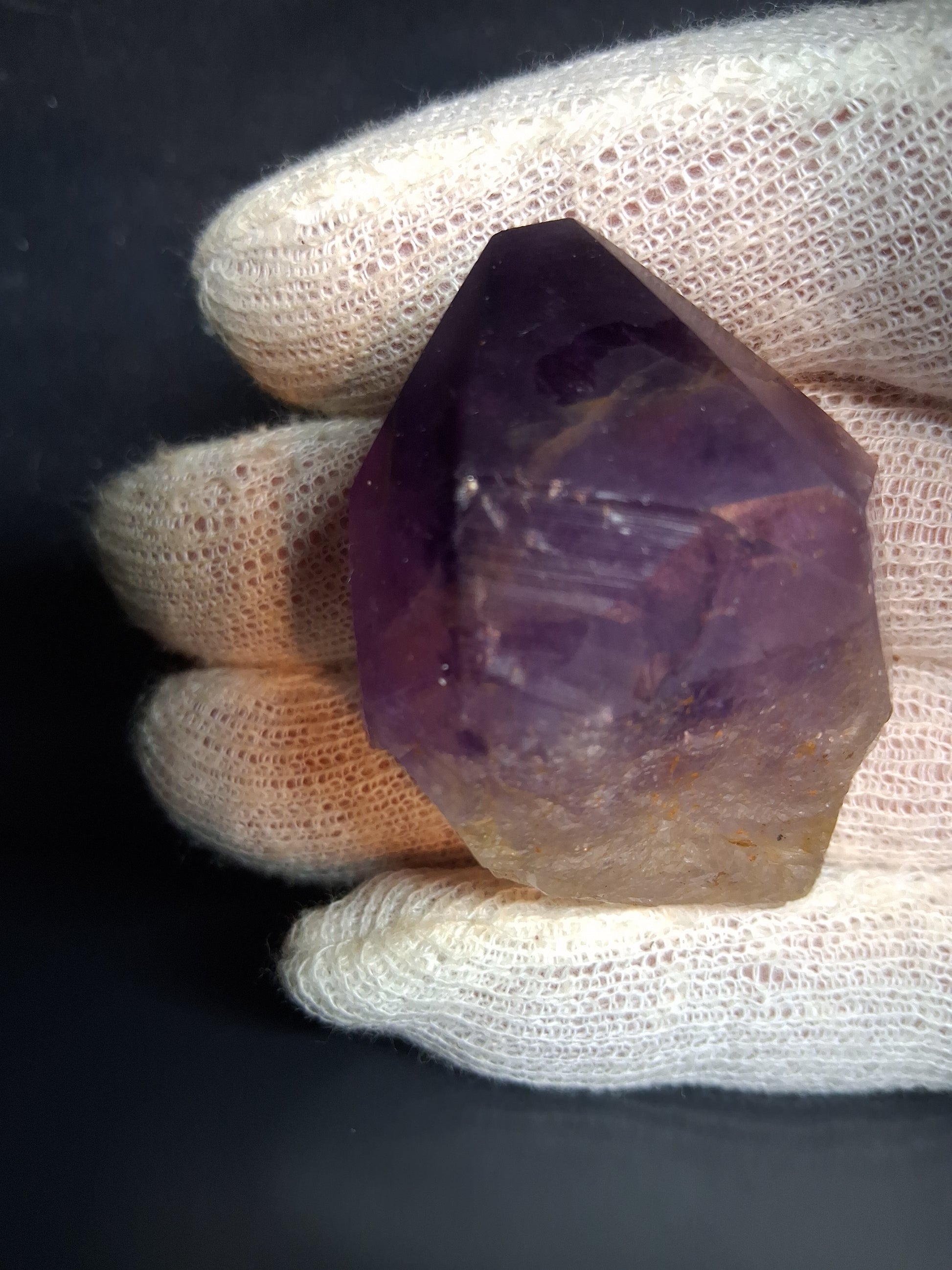 Rough amethyst - Amethyst Crystal Point - Raw Point with Root - 5.3  x 3.7 cm - Natural Gems Belgium