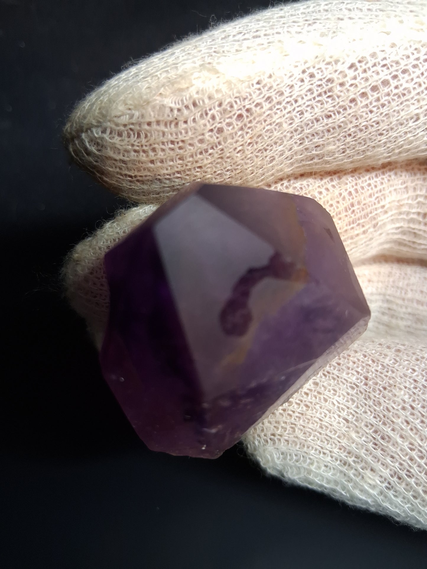 Rough amethyst - Amethyst Crystal Point - Raw Point with Root - 5.3  x 3.7 cm - Natural Gems Belgium
