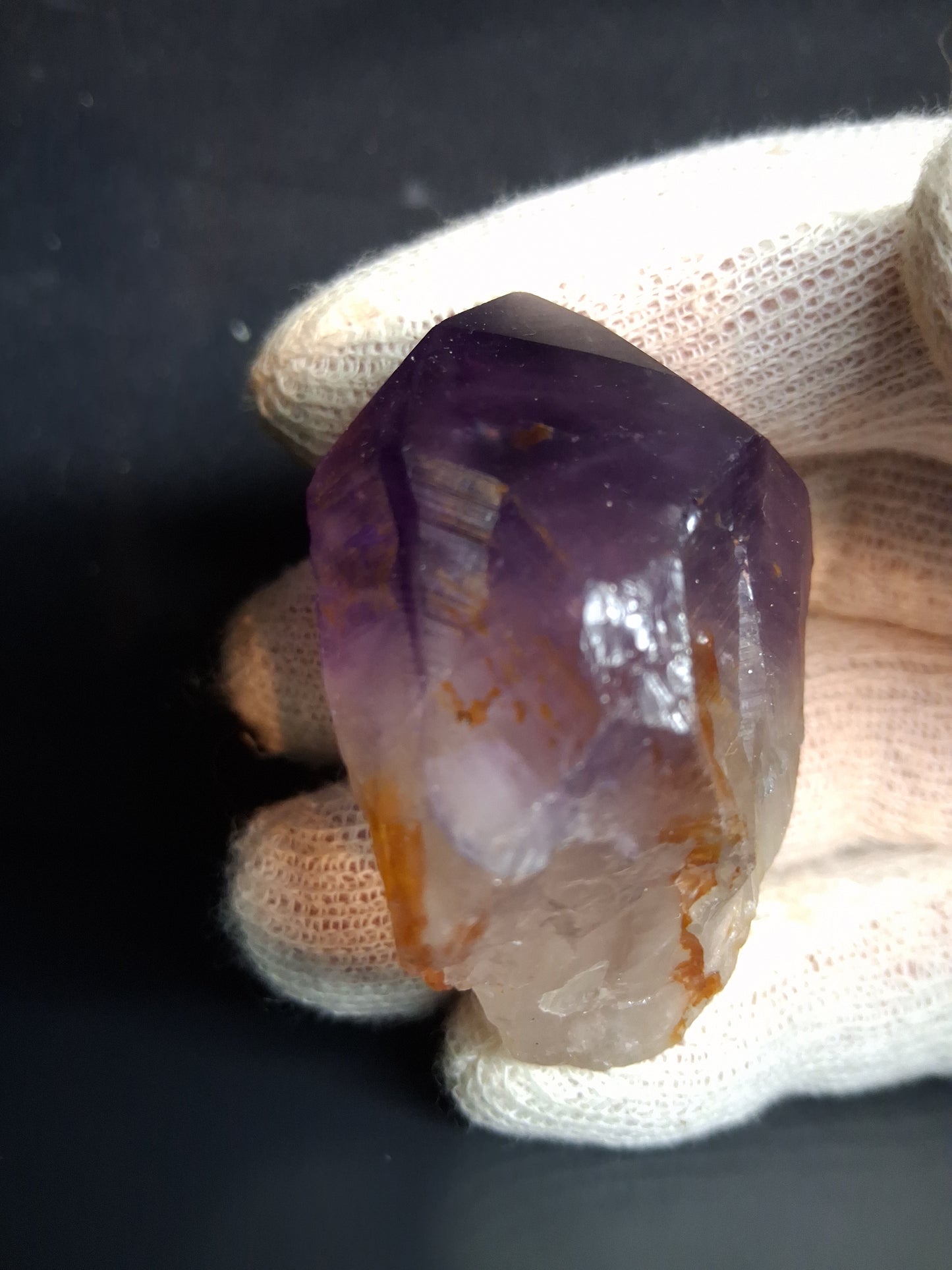 Rough amethyst - Amethyst Crystal Point - Raw Point with Root - 5.5  x 4.1 cm - Natural Gems Belgium