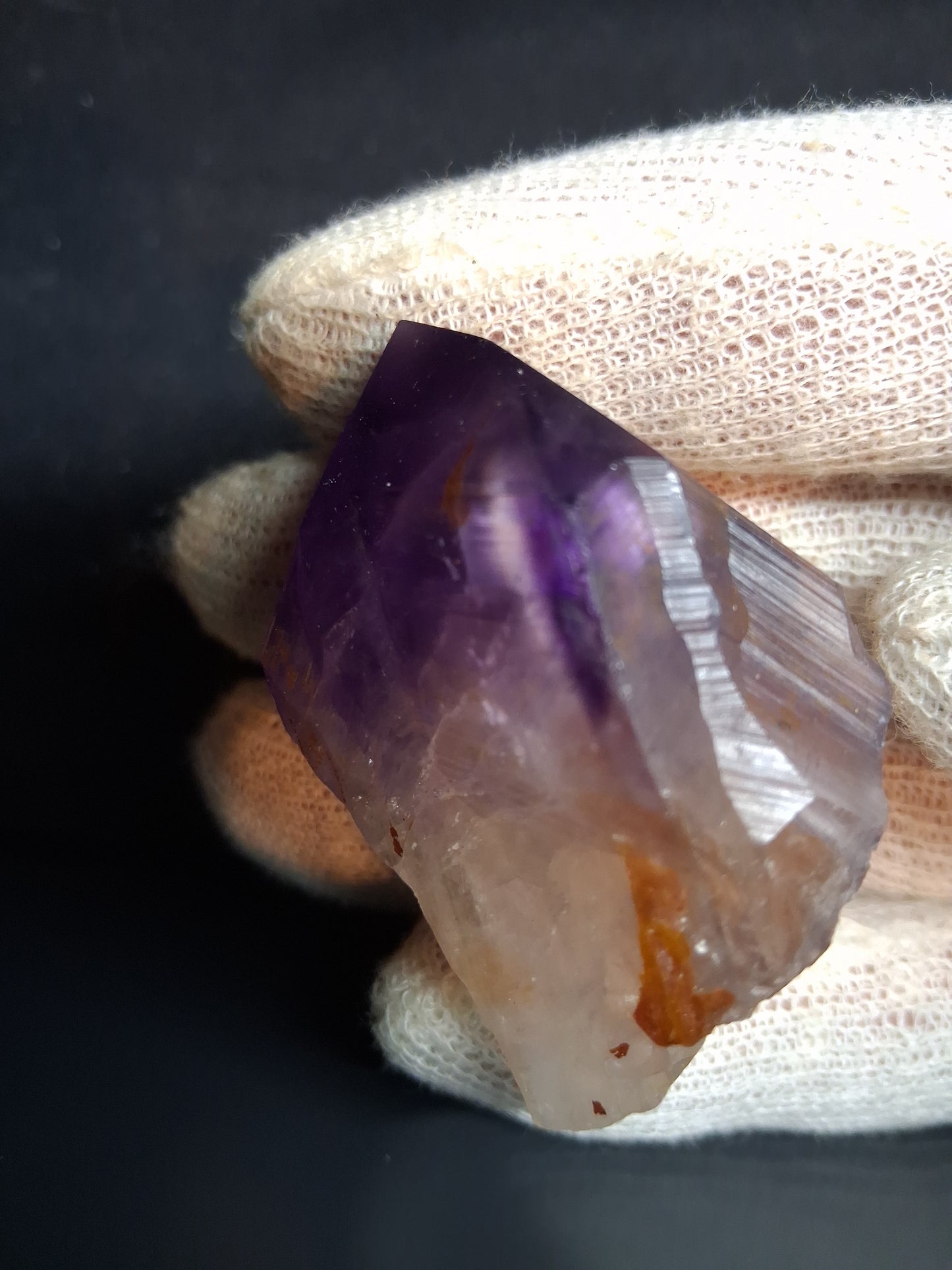 Rough amethyst - Amethyst Crystal Point - Raw Point with Root - 5.5  x 4.1 cm - Natural Gems Belgium