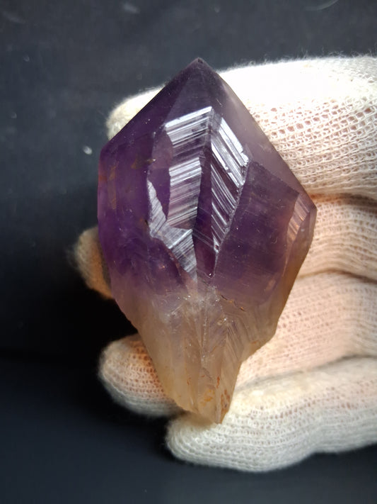 Rough amethyst - Amethyst Crystal Point - Raw Point with Root - 6.7  x 4.0 cm - Natural Gems Belgium