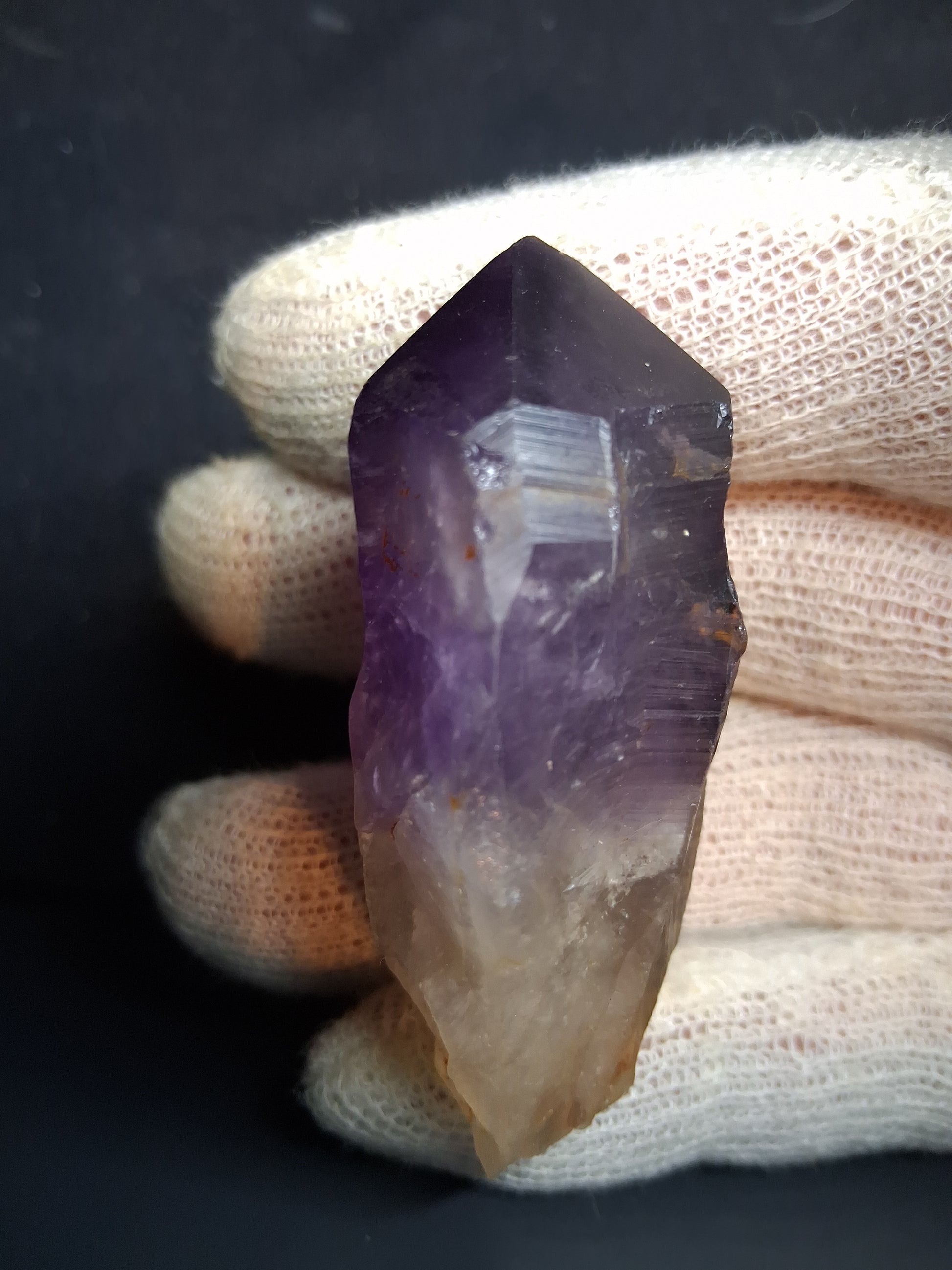 Rough amethyst - Amethyst Crystal Point - Raw Point with Root - 6.7  x 4.0 cm - Natural Gems Belgium