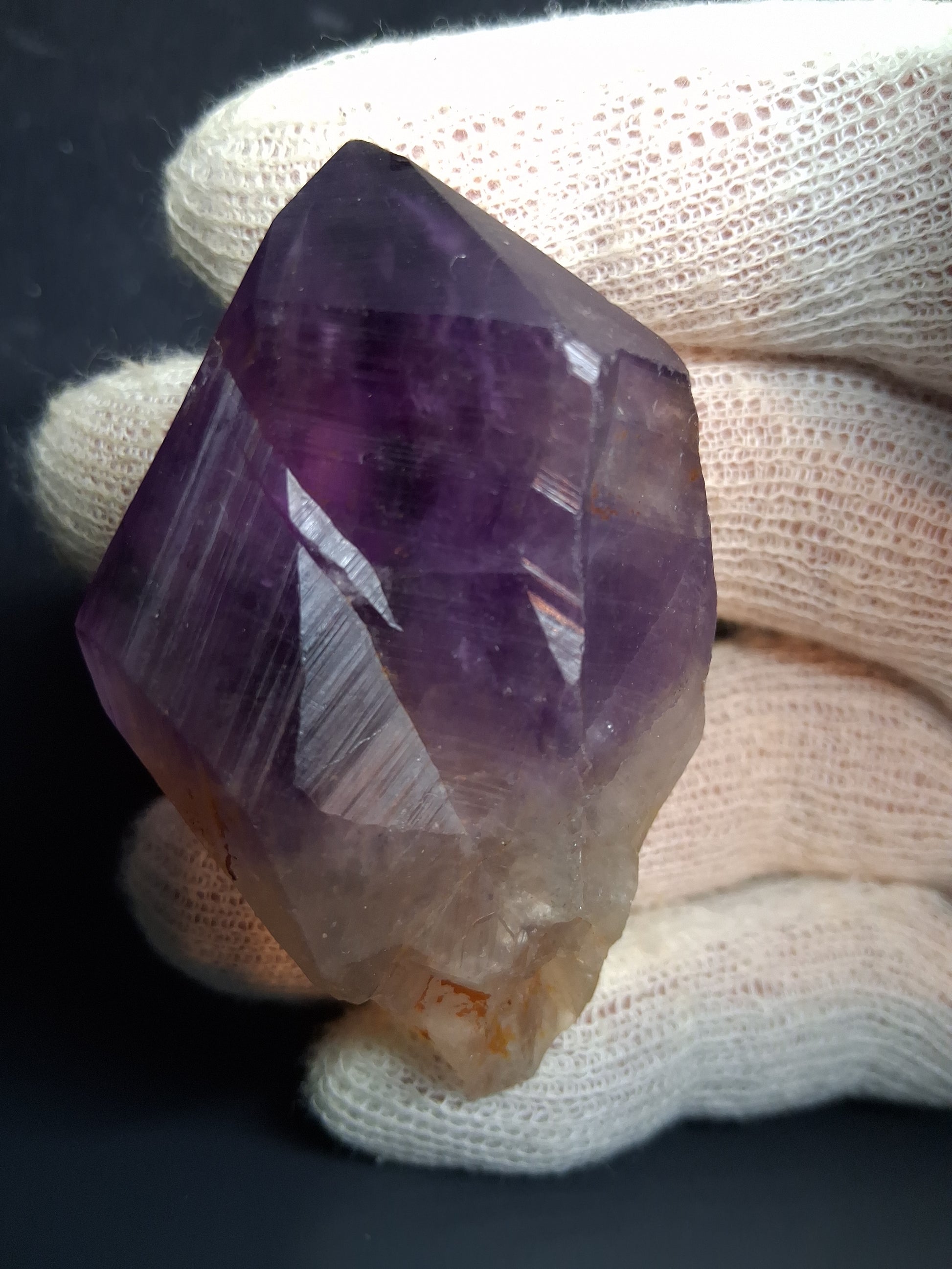 Rough amethyst - Amethyst Crystal Point - Raw Point with Root - 6.7  x 4.0 cm - Natural Gems Belgium