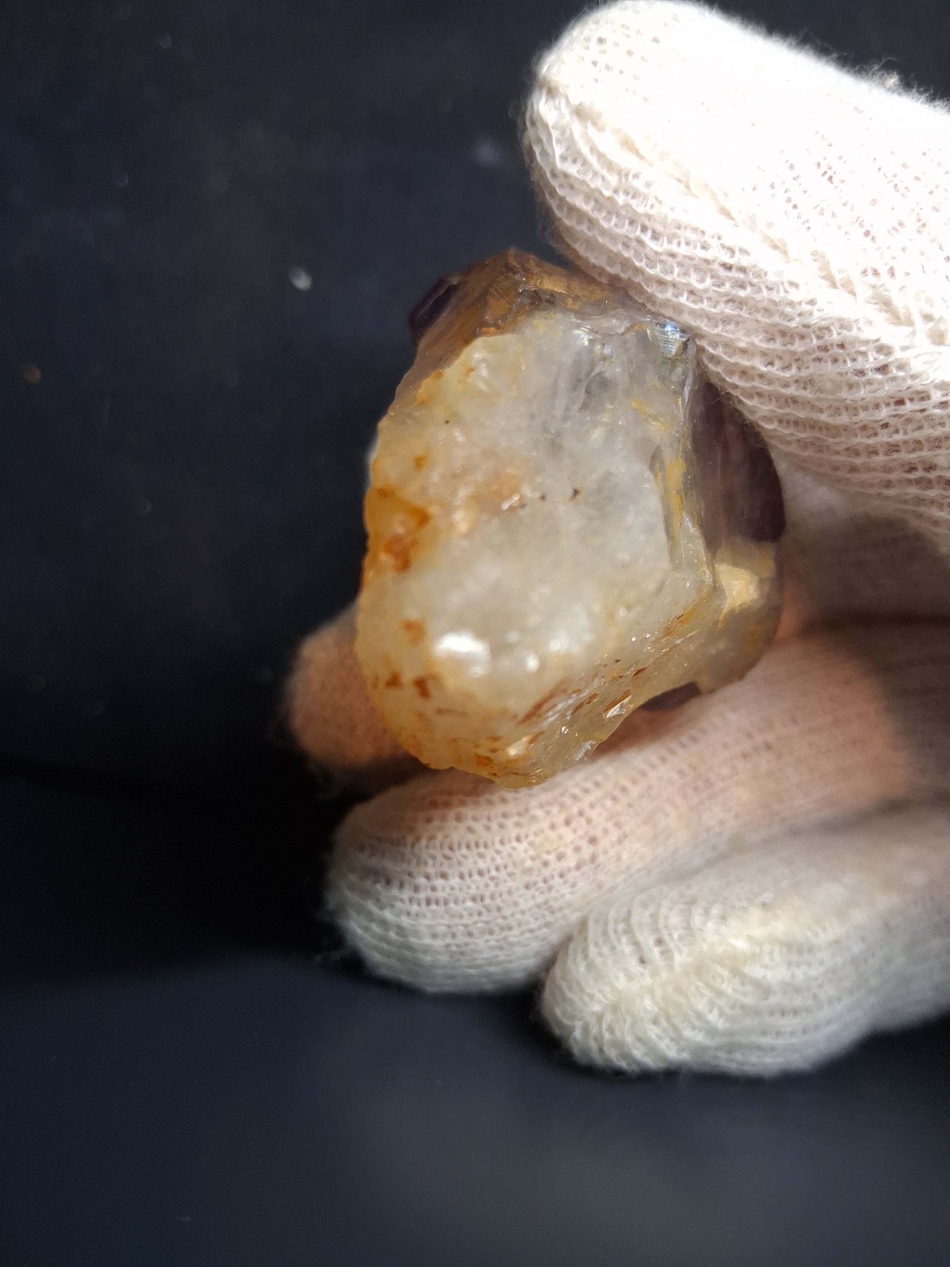 Rough amethyst - Amethyst Crystal Point - Raw Point with Root - 6.8  x 4.0 cm - Natural Gems Belgium