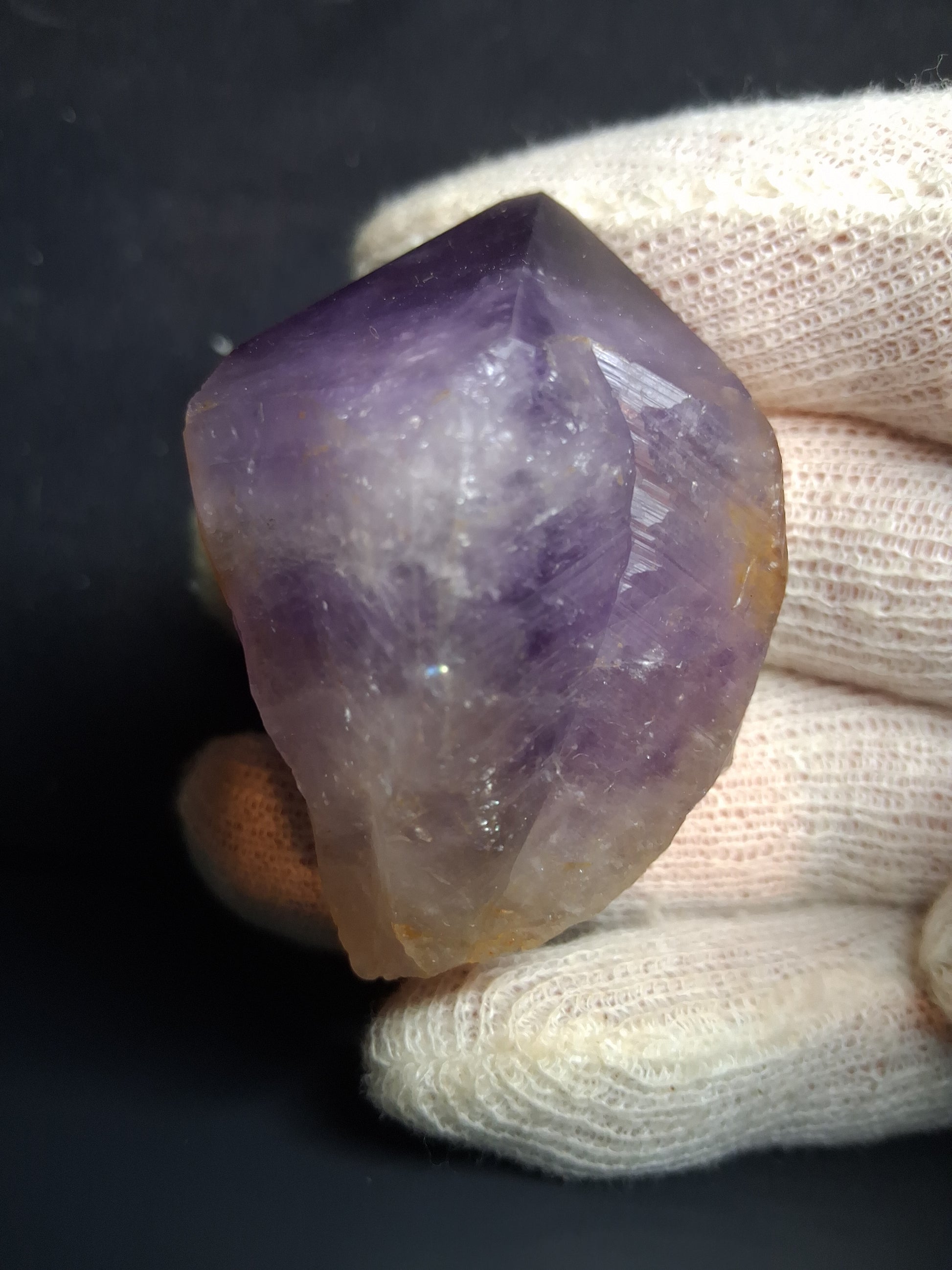 Rough amethyst - Amethyst Crystal Point - Raw Point with Root - 6.2  x 4.4 cm - Natural Gems Belgium
