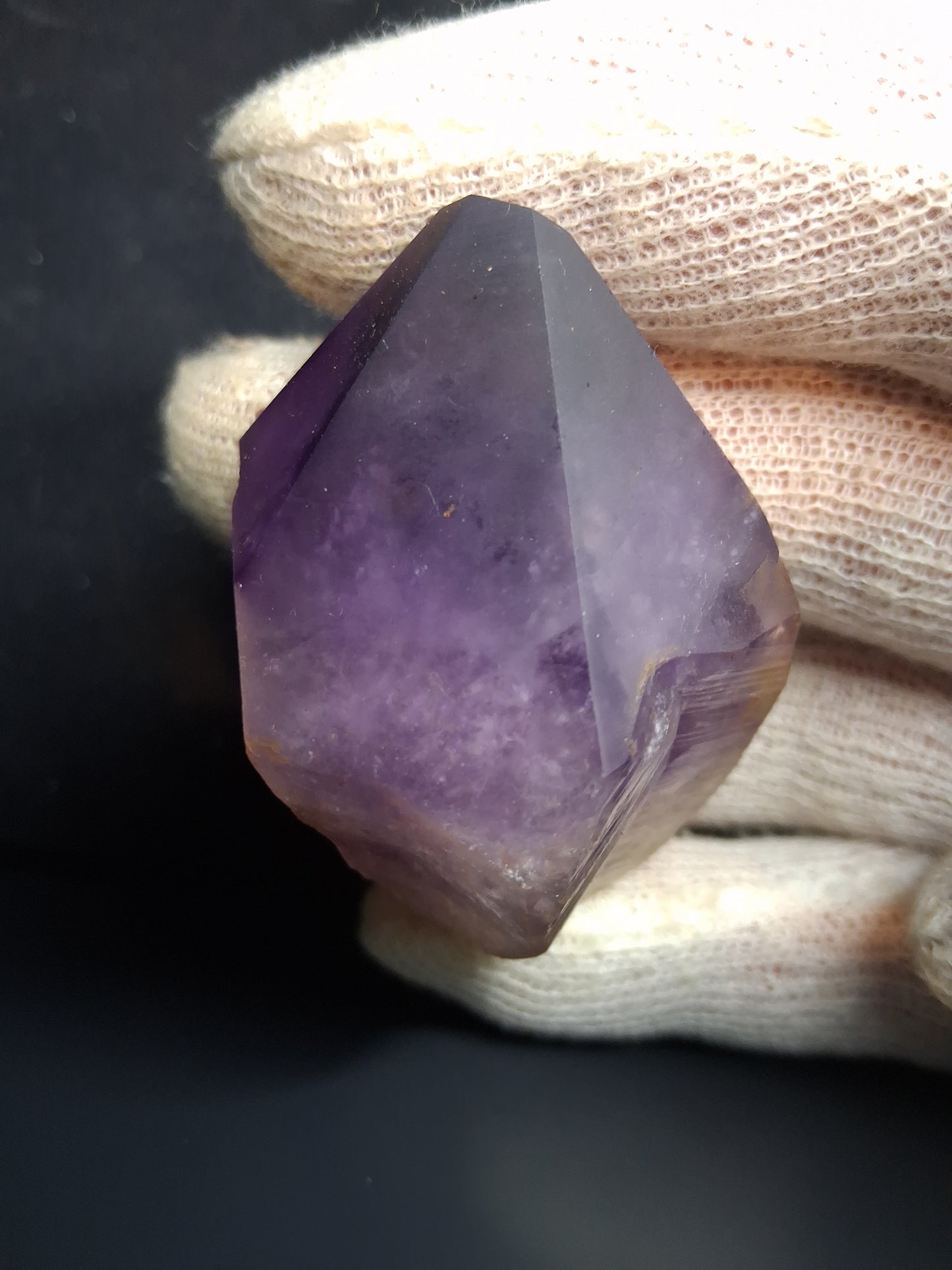 Rough amethyst - Amethyst Crystal Point - Raw Point with Root - 6.2  x 4.4 cm - Natural Gems Belgium
