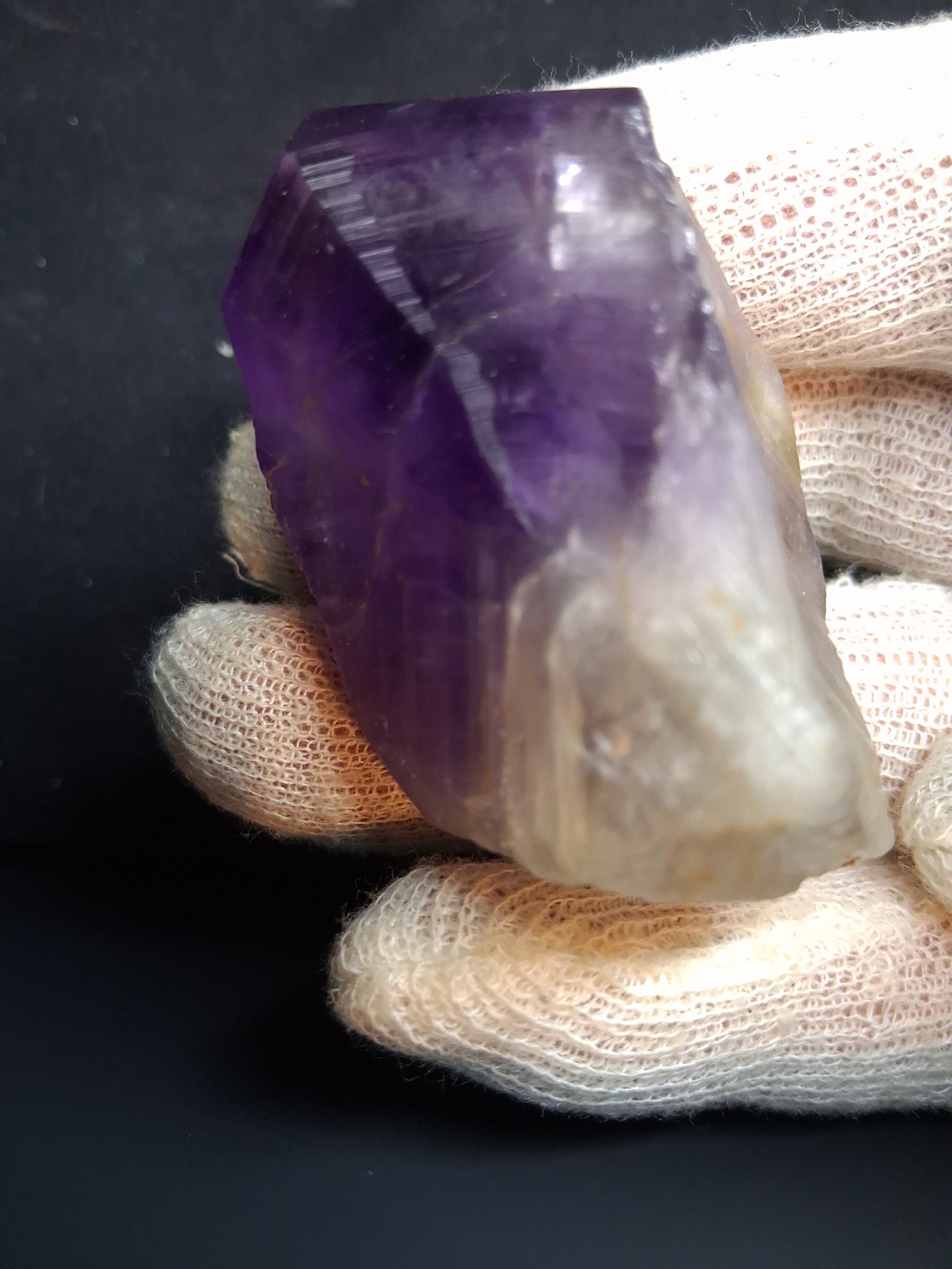 Rough amethyst - Amethyst Crystal Point - Raw Point with Root - 6.2  x 4.4 cm - Natural Gems Belgium