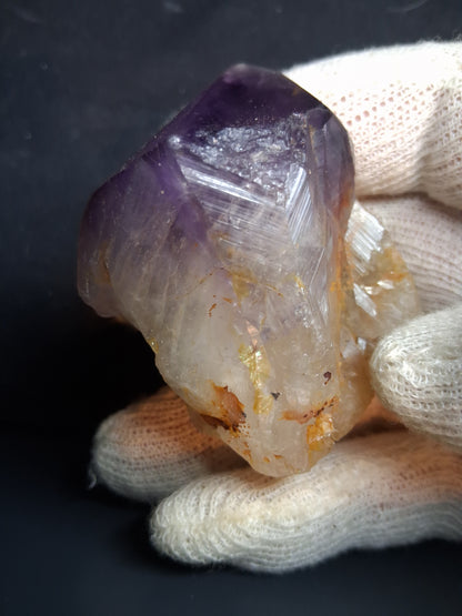 Rough amethyst - Amethyst Crystal Point - Raw Point with Root - 6.4  x 4.6 cm - Natural Gems Belgium