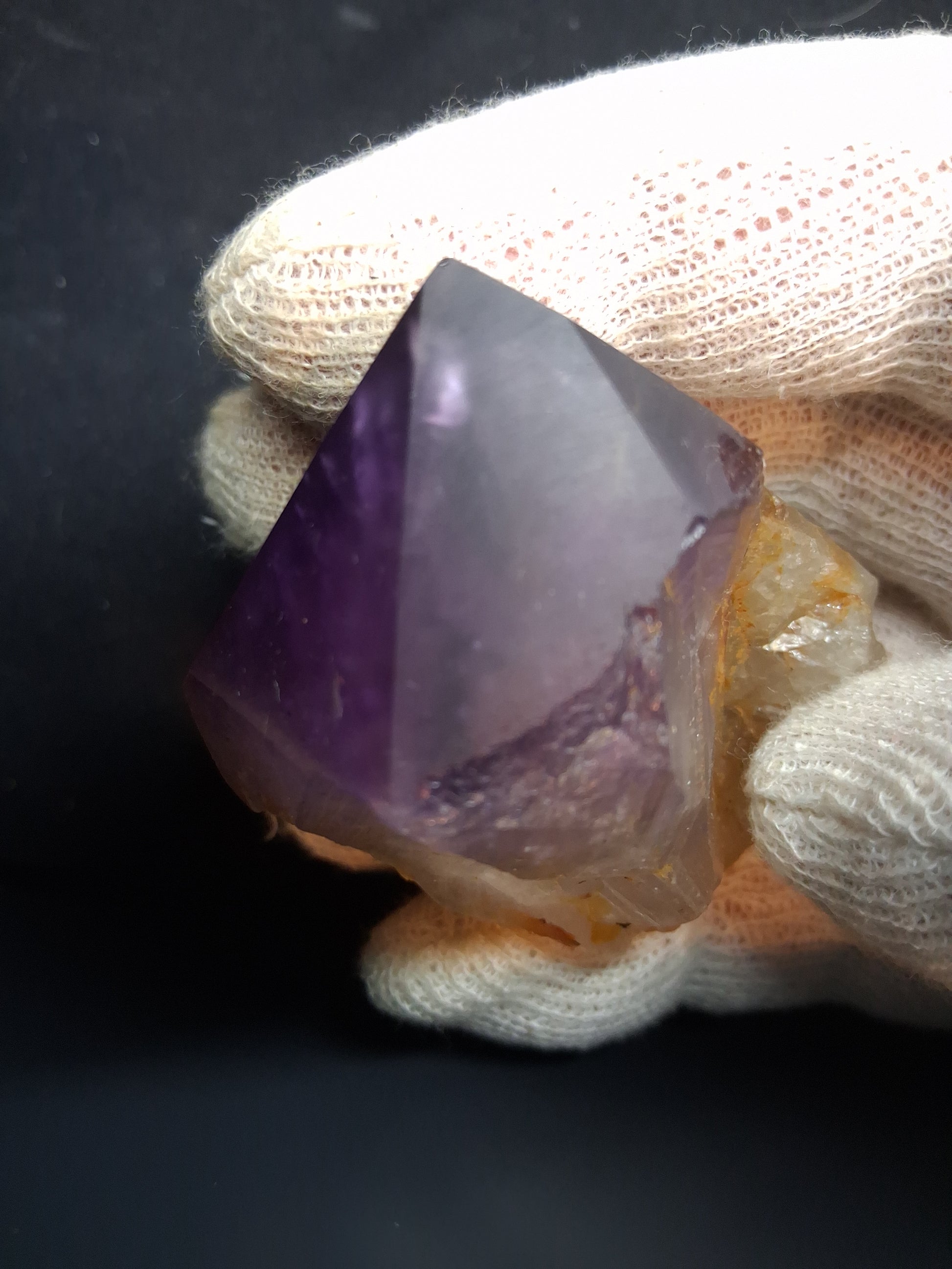 Rough amethyst - Amethyst Crystal Point - Raw Point with Root - 6.4  x 4.6 cm - Natural Gems Belgium