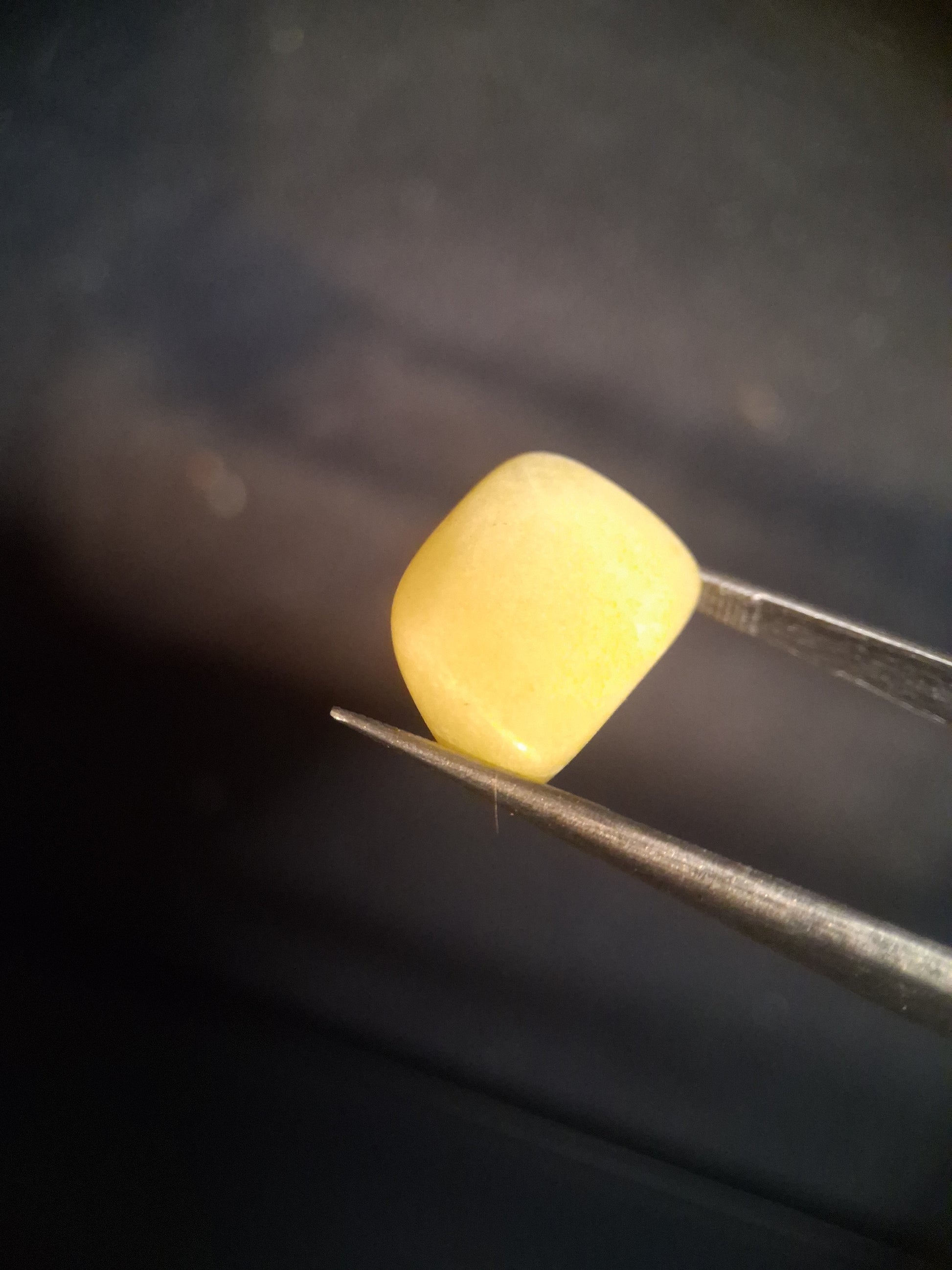 Natural Jade - lemon jade - tumbled jade - 11.205 ct - Natural Gems Belgium