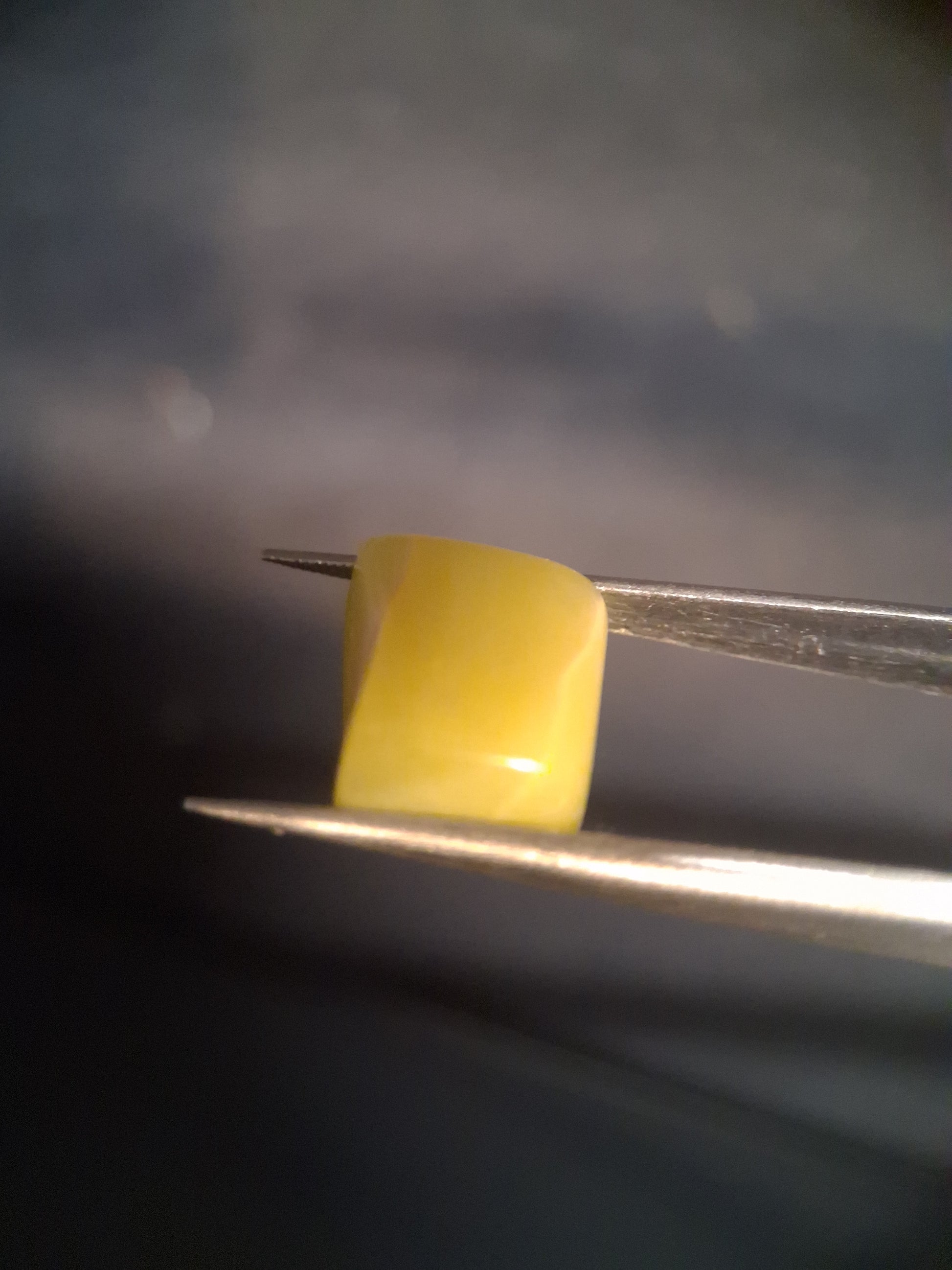 Natural Jade - lemon jade - tumbled jade - 10.615 ct - 3 color yellow jade - Natural Gems Belgium