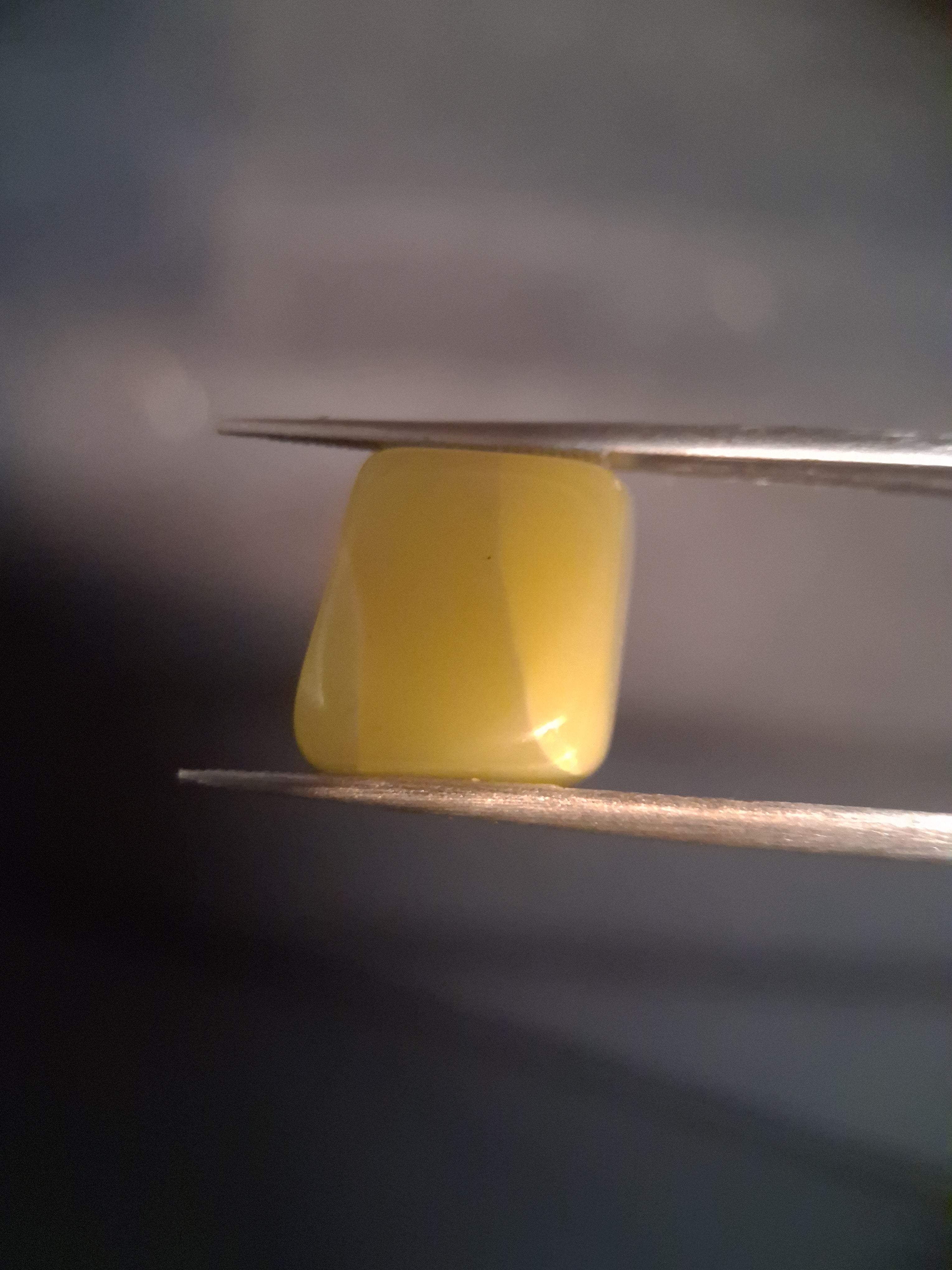 Natural Jade - lemon jade - tumbled jade - 10.615 ct - 3 color yellow jade - Natural Gems Belgium