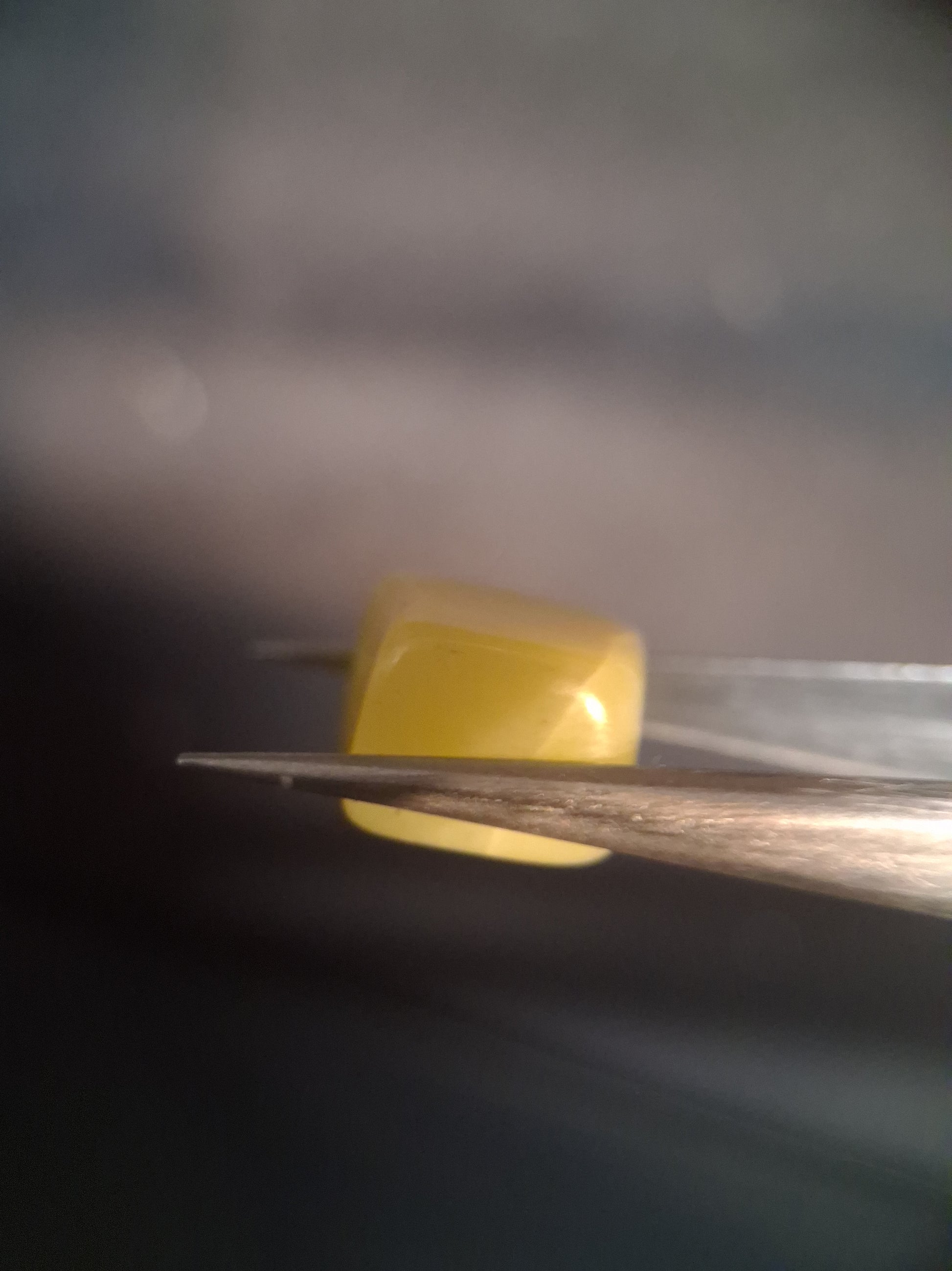 Natural Jade - lemon jade - tumbled jade - 10.615 ct - 3 color yellow jade - Natural Gems Belgium