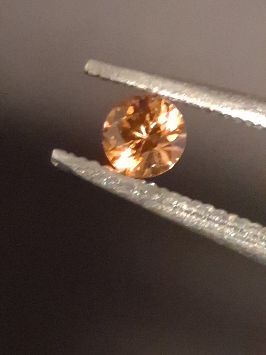 Natural Garnet - 0.10 ct - spessartine - round - for high end jewelry setting - orange - Natural Gems Belgium