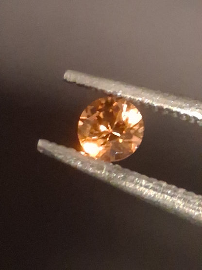 Natural Garnet - 0.10 ct - spessartine - round - for high end jewelry setting - orange - Natural Gems Belgium