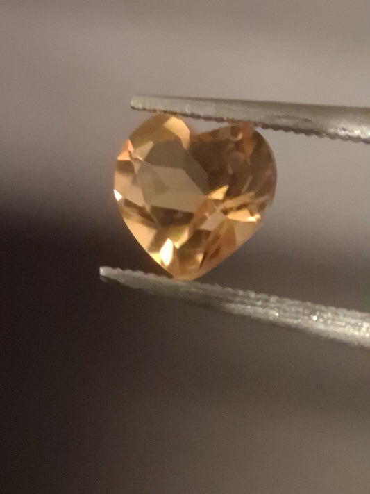 Natural Citrine - 0.755 ct - heart - yellow- high grade - Natural Gems Belgium