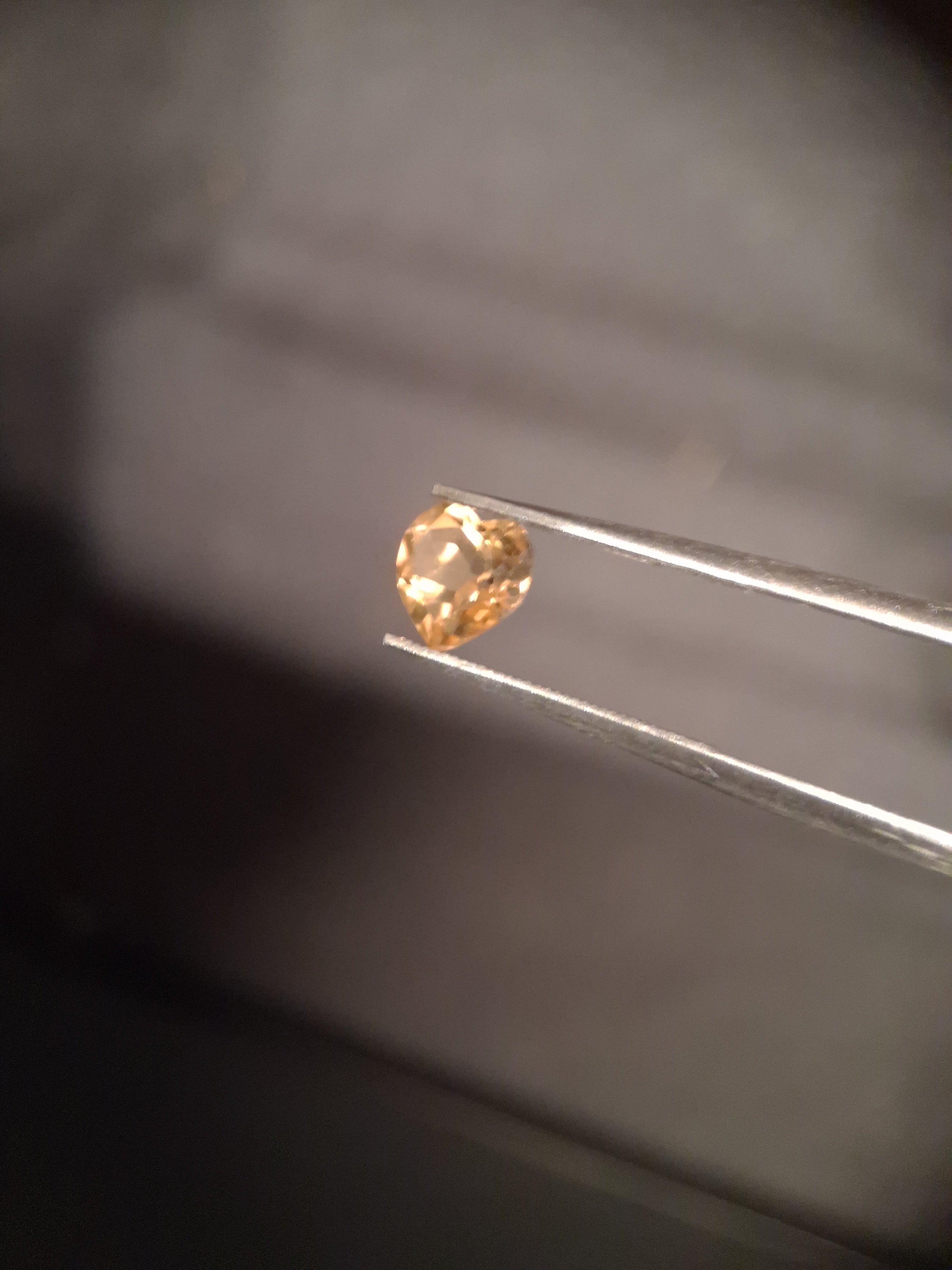 Natural Citrine - 0.735 ct - heart - yellow- high grade - Natural Gems Belgium