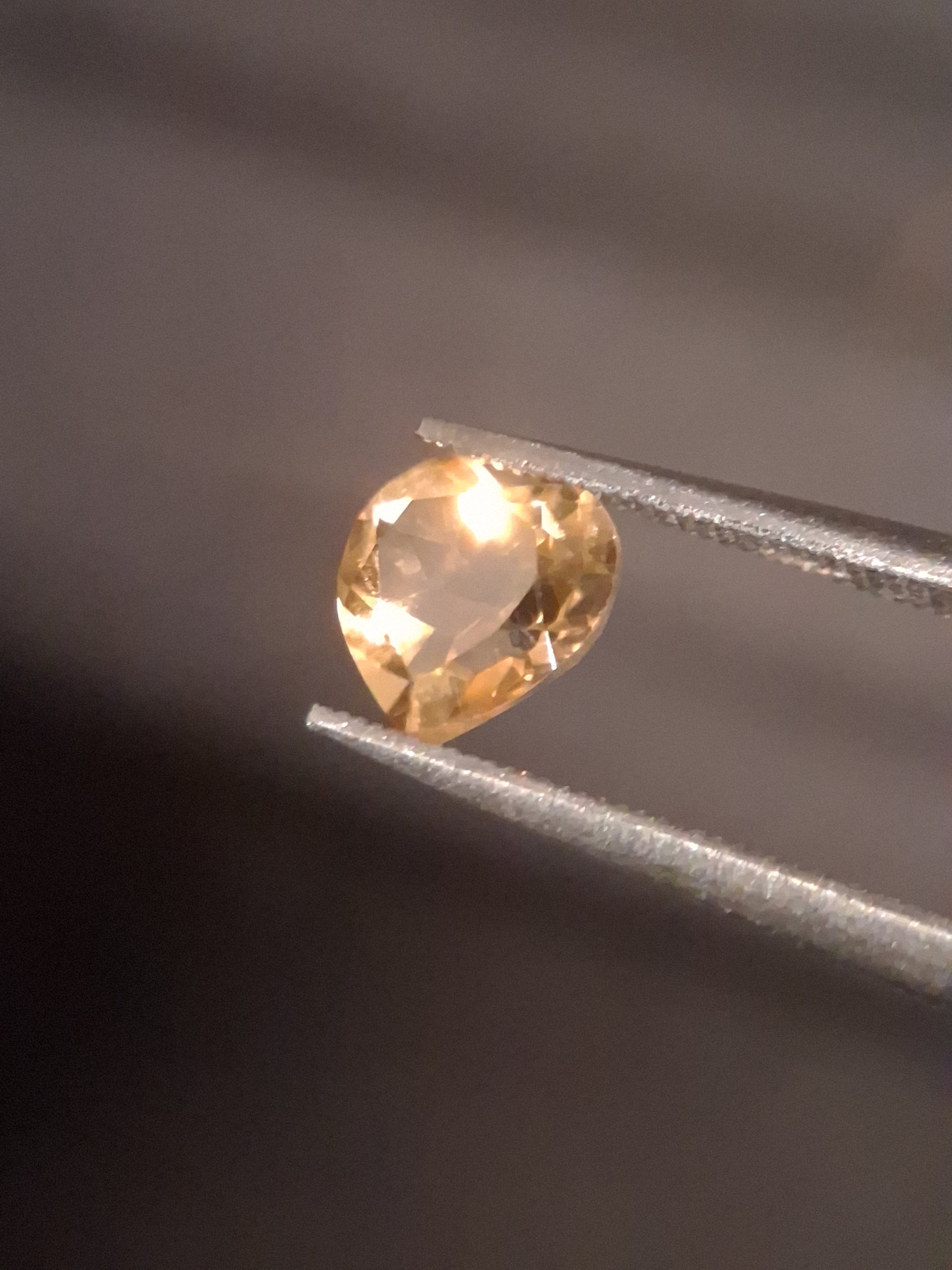 Natural Citrine - 0.735 ct - heart - yellow- high grade - Natural Gems Belgium