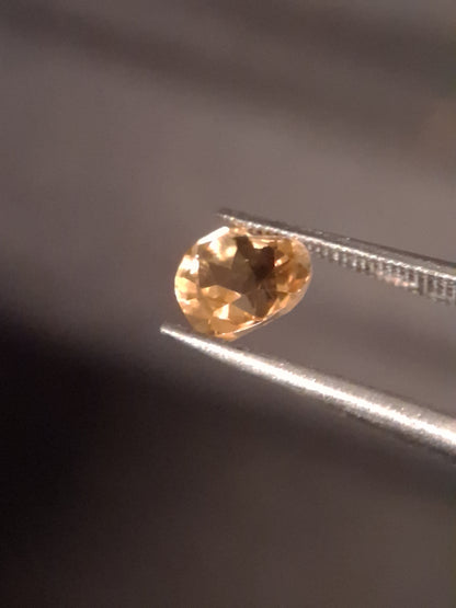 Natural Citrine - 0.735 ct - heart - yellow- high grade - Natural Gems Belgium