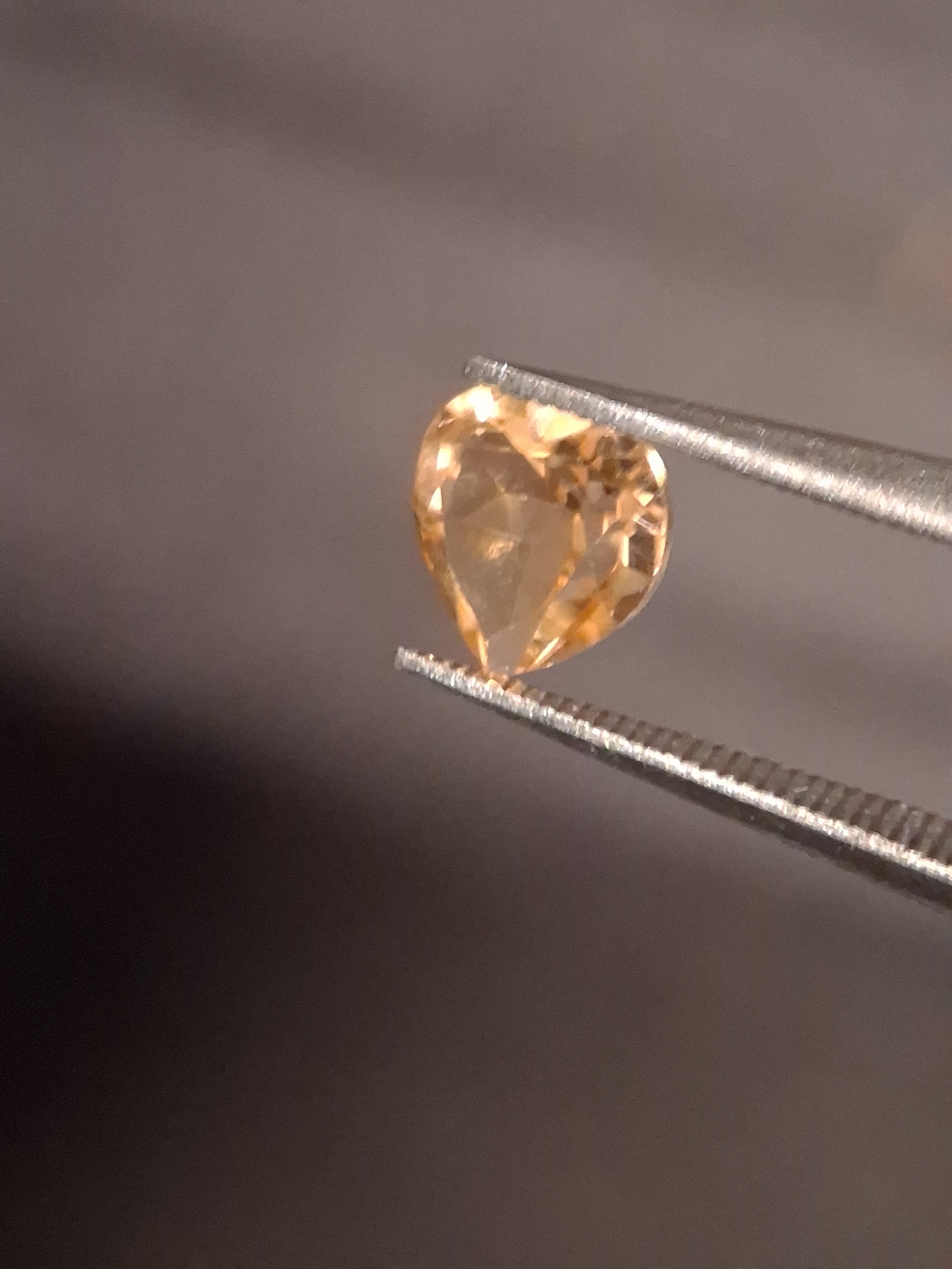 Natural Citrine - 0.735 ct - heart - yellow- high grade - Natural Gems Belgium