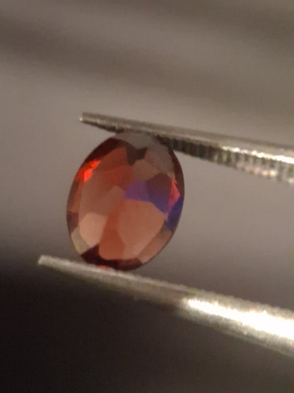 Natural Garnet - Rhodolite - 0.785 ct - oval - unheated- red - Natural Gems Belgium