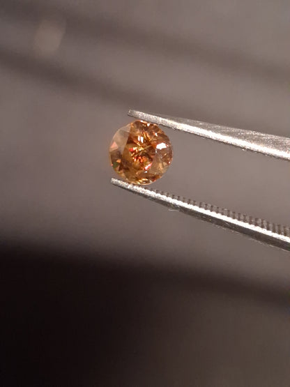 Natural sphene - 0.420 ct - round - unheated - high fire - Natural Gems Belgium