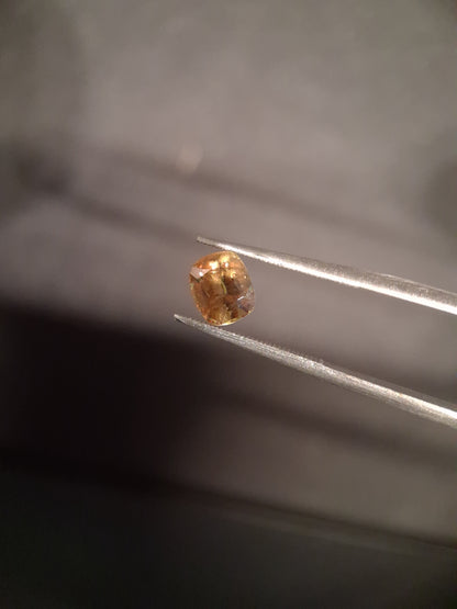 Natural sphene - 1.010 ct - cushion - unheated- greenish brownish yellow - Natural Gems Belgium