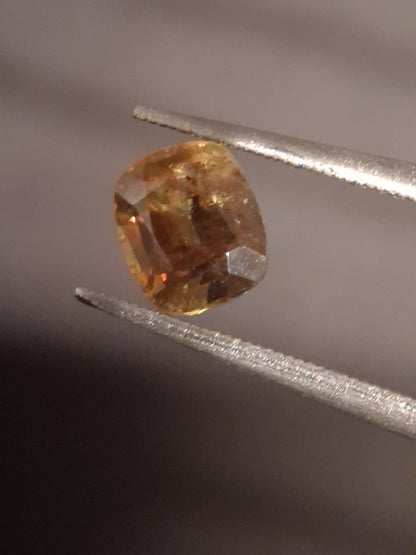 Natural sphene - 1.010 ct - cushion - unheated- greenish brownish yellow - Natural Gems Belgium