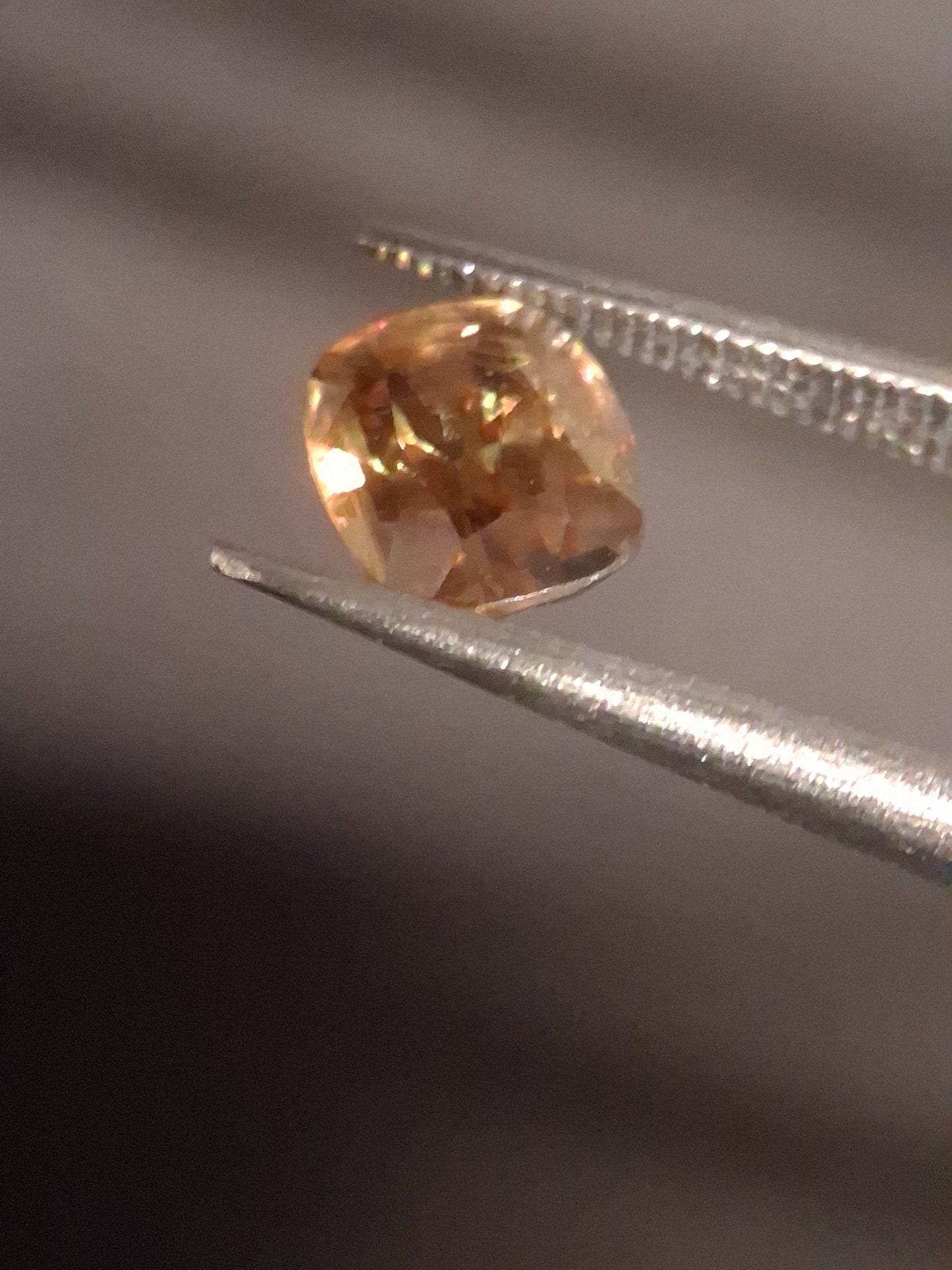 Natural sphene - 1.010 ct - cushion - unheated- greenish brownish yellow - Natural Gems Belgium