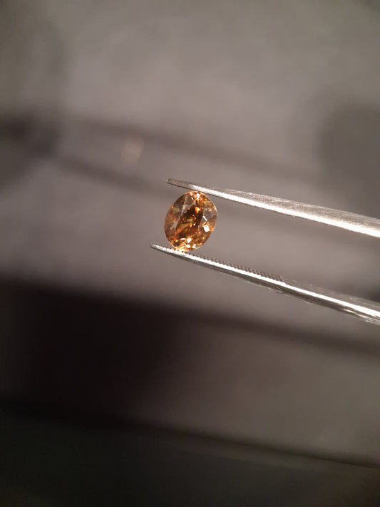 Natural sphene - 0.972 ct - oval - unheated- very high fire - Natural Gems Belgium