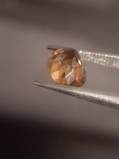 Natural sphene - 0.972 ct - oval - unheated- very high fire - Natural Gems Belgium