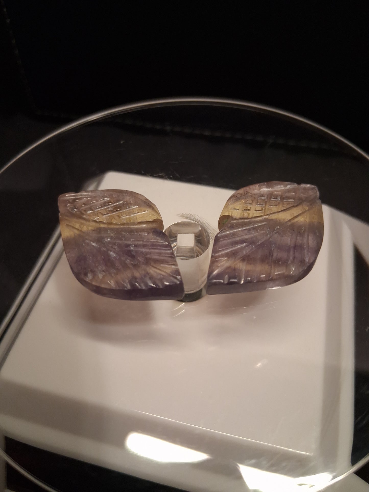 Natural Fluorite - bicolor - pair of leaves - 54 ct - handcarved - Natural Gems Belgium