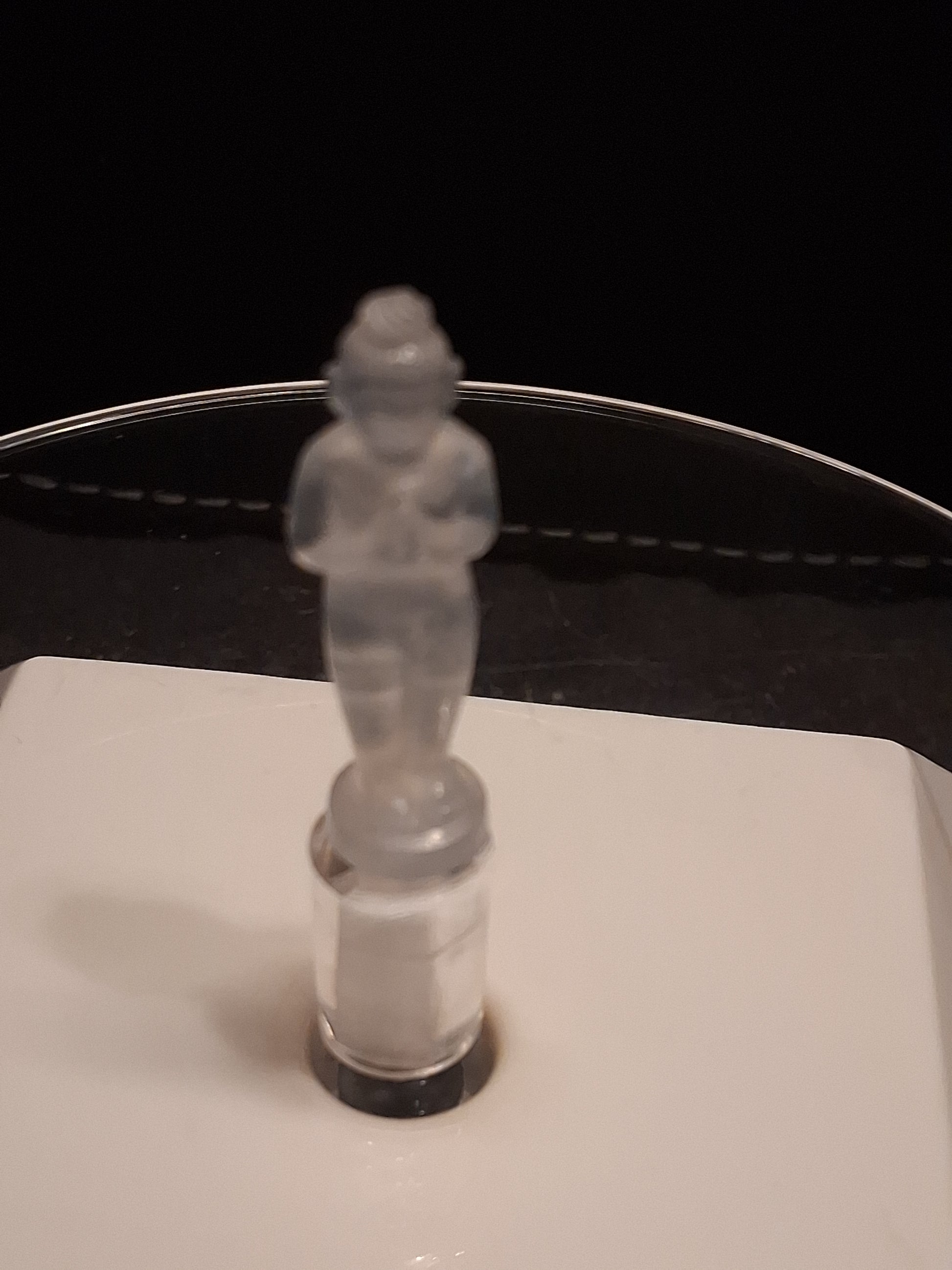 Handcarved Guardian Angel in white Quartz - decoration or meditation - 3 cm - Natural Gems Belgium