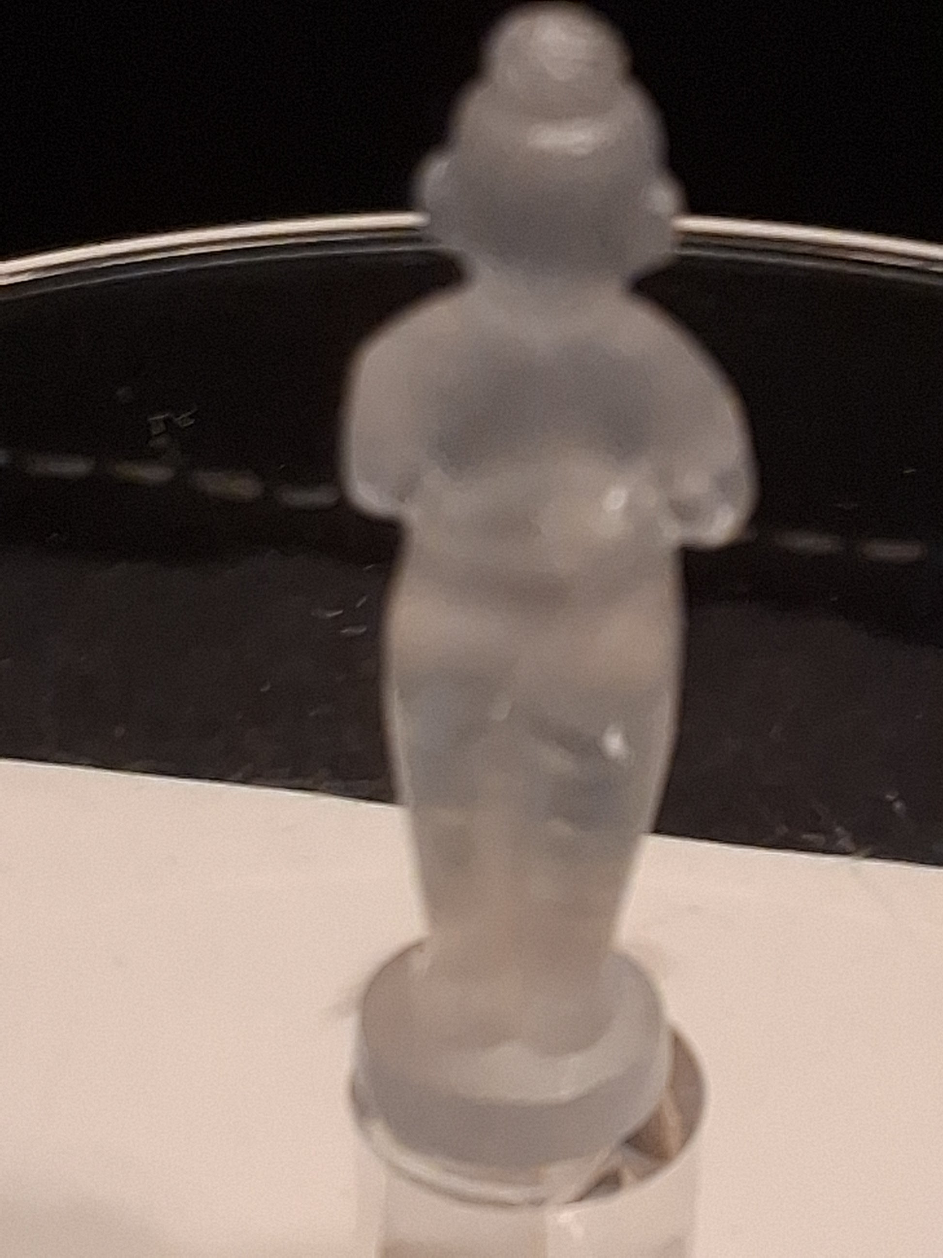 Handcarved Guardian Angel in white Quartz - decoration or meditation - 3 cm - Natural Gems Belgium