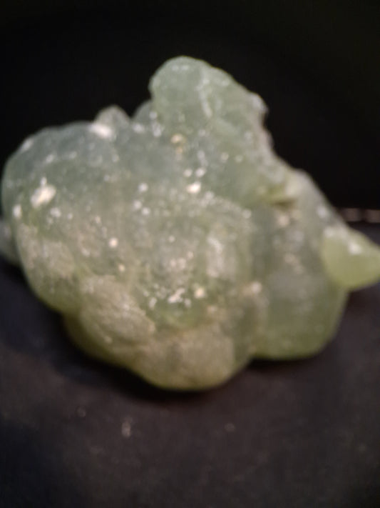 Natural Prehnite - Rough - lapidary, collectible or decorative - 5.6x4.9 cm - AKA Karoo Stone - Natural Gems Belgium