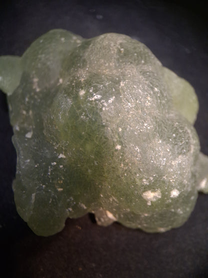 Natural Prehnite - Rough - lapidary, collectible or decorative - 5.6x4.9 cm - AKA Karoo Stone - Natural Gems Belgium