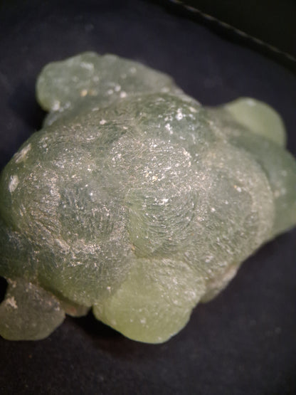 Natural Prehnite - Rough - lapidary, collectible or decorative - 5.6x4.9 cm - AKA Karoo Stone - Natural Gems Belgium