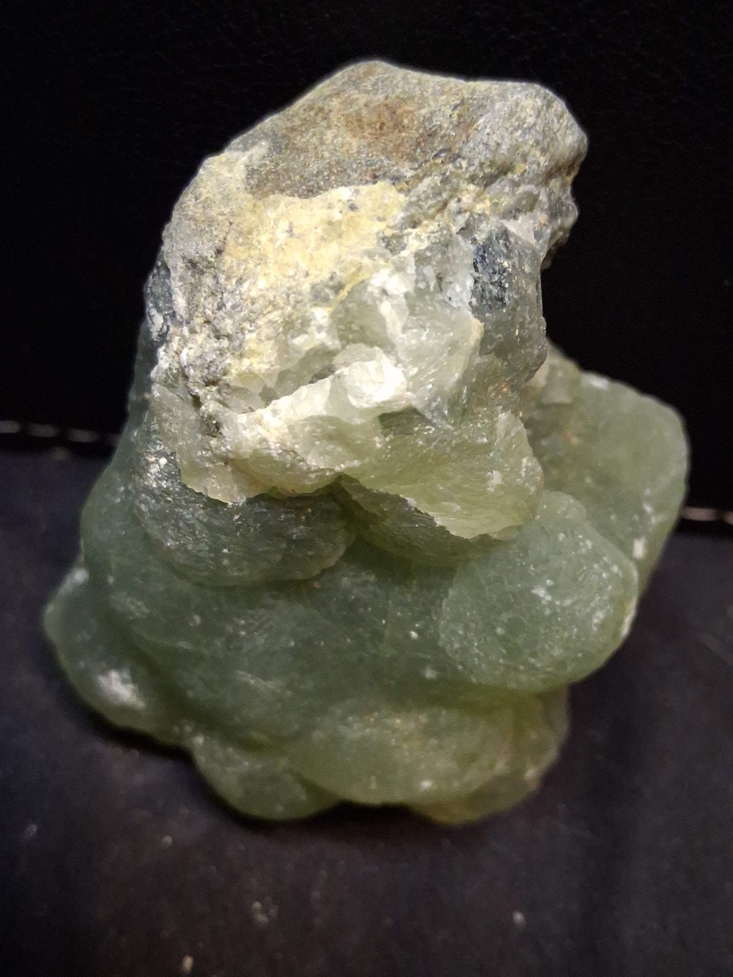 Natural Prehnite - Rough - lapidary, collectible or decorative - 6.0x4.2 cm - AKA Karoo Stone - Natural Gems Belgium