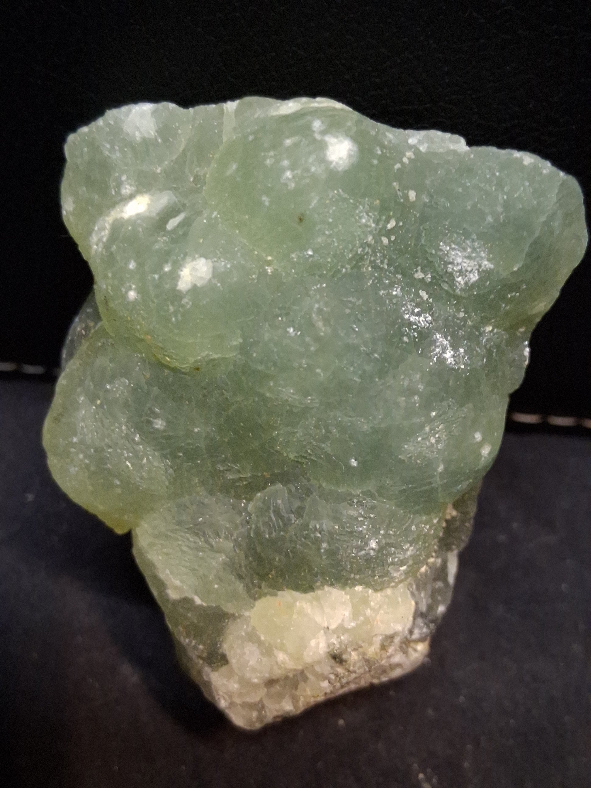 Natural Prehnite - Rough - lapidary, collectible or decorative - 6.0x4.2 cm - AKA Karoo Stone - Natural Gems Belgium