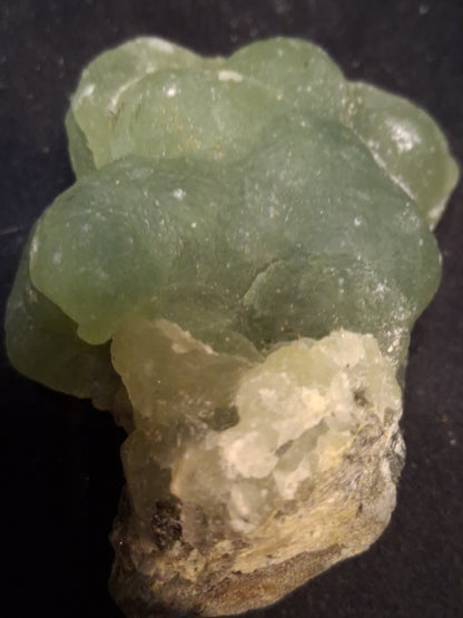 Natural Prehnite - Rough - lapidary, collectible or decorative - 6.0x4.2 cm - AKA Karoo Stone - Natural Gems Belgium