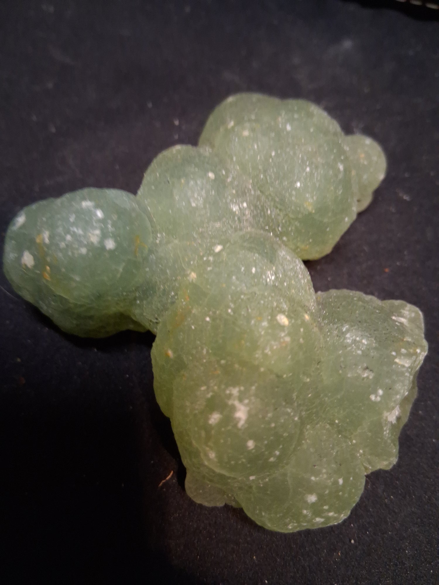 Natural Prehnite - Rough - lapidary, collectible or decorative - 6.6x6.4 cm - AKA Grape stone - Natural Gems Belgium