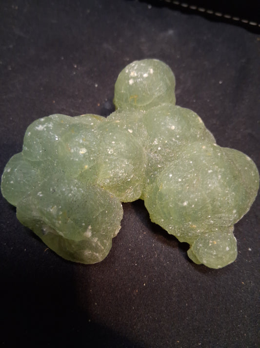 Natural Prehnite - Rough - lapidary, collectible or decorative - 6.6x6.4 cm - AKA Grape stone - Natural Gems Belgium
