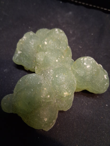 Natural Prehnite - Rough - lapidary, collectible or decorative - 6.6x6.4 cm - AKA Grape stone - Natural Gems Belgium
