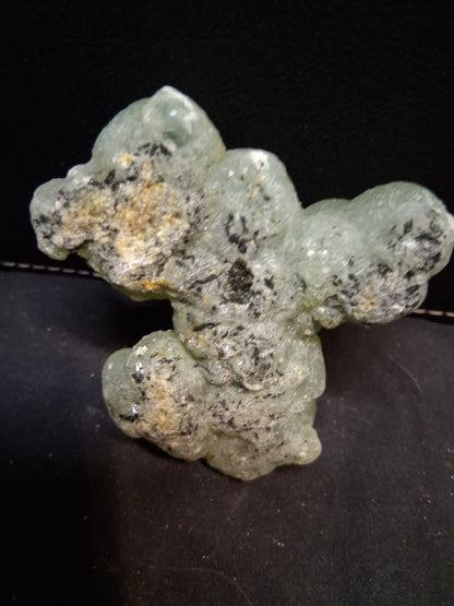 Natural Prehnite - Rough - lapidary, collectible or decorative - 6.6x6.4 cm - AKA Grape stone - Natural Gems Belgium