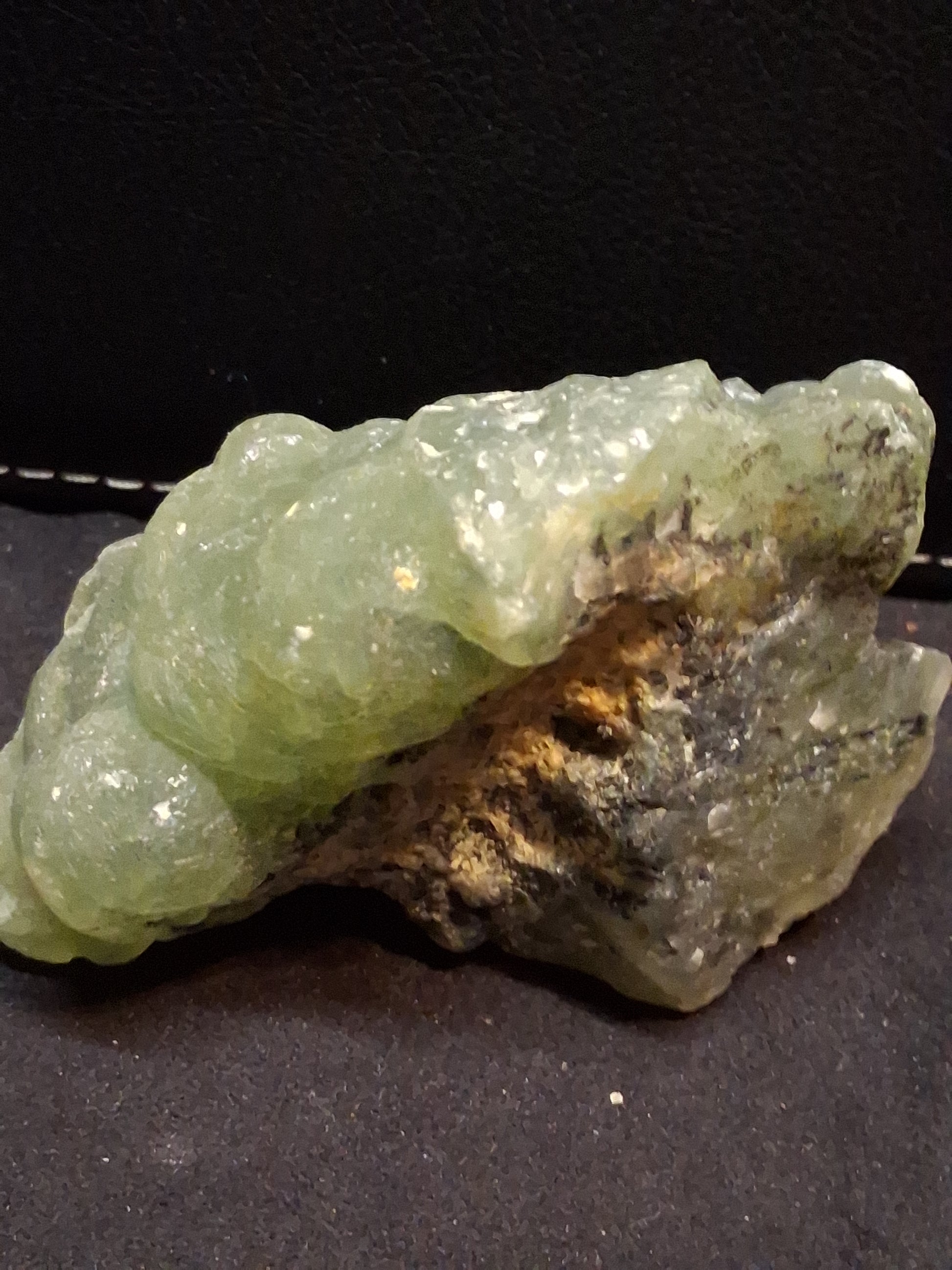 Natural Prehnite - Rough - lapidary, collectible or decorative - 7.3x5.0 cm - AKA Grape stone - Natural Gems Belgium