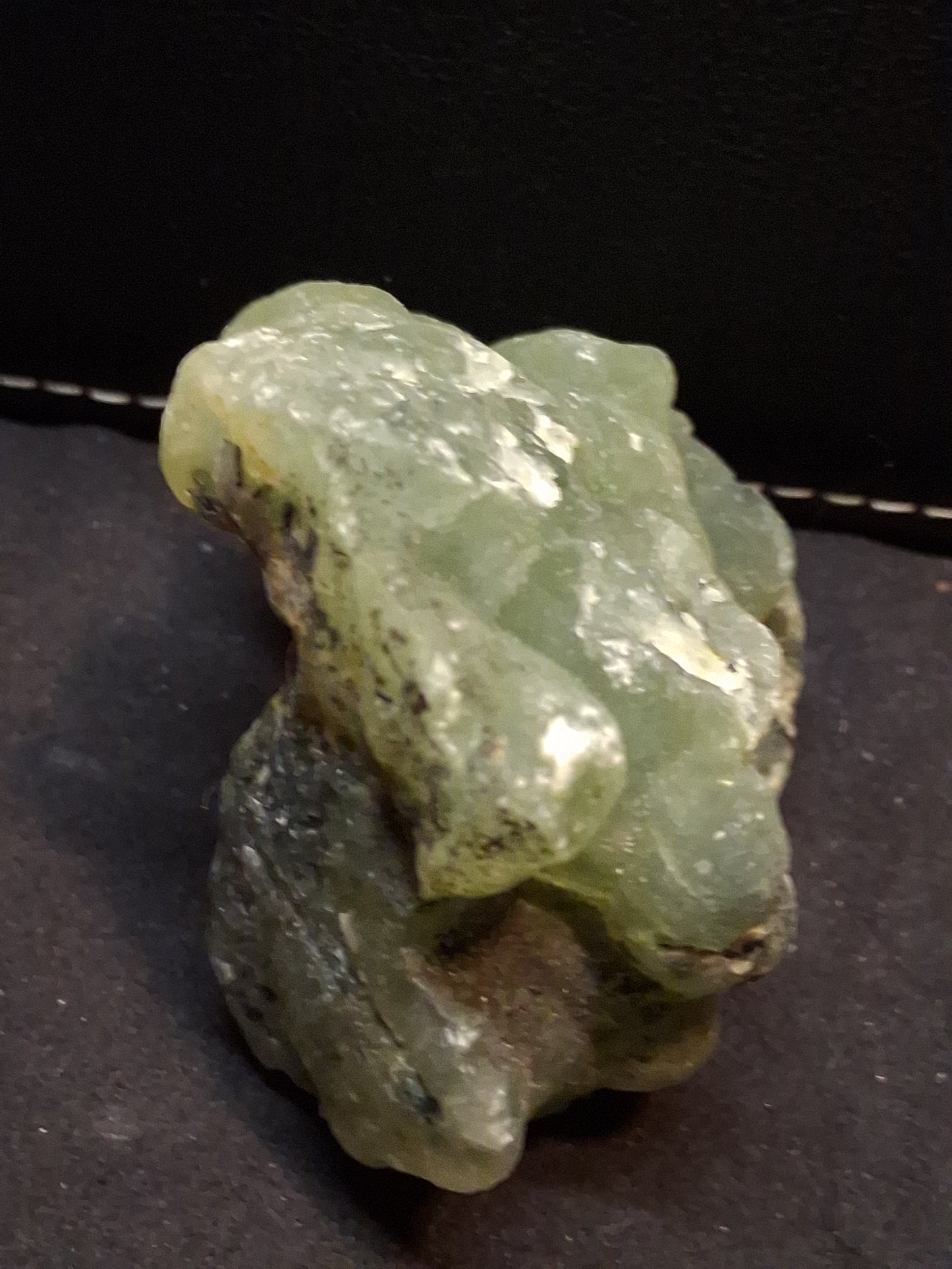 Natural Prehnite - Rough - lapidary, collectible or decorative - 7.3x5.0 cm - AKA Grape stone - Natural Gems Belgium