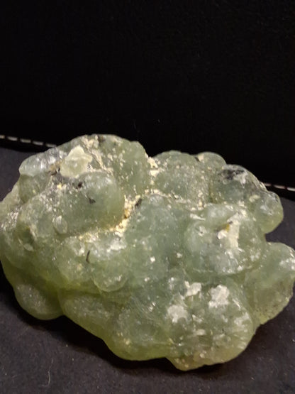 Natural Prehnite - Rough - lapidary, collectible or decorative - 7.3x5.0 cm - AKA Grape stone - Natural Gems Belgium