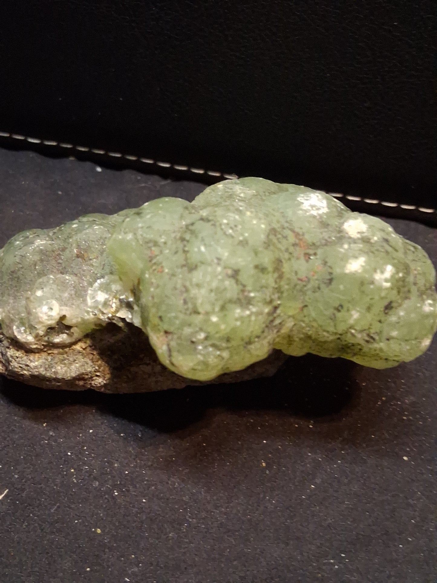 Natural Prehnite - Rough - lapidary, collectible or decorative - 8.4x6.1 cm - AKA Grape stone - Natural Gems Belgium